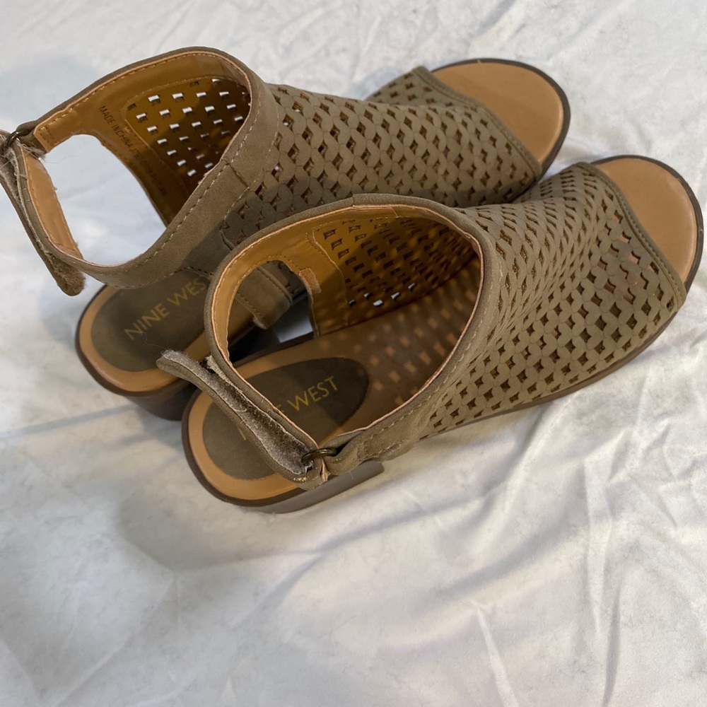 shoes - Picture 2 of 2